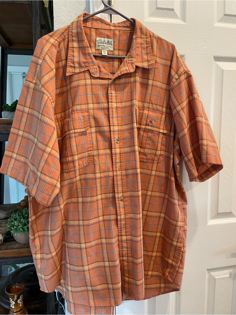 Cabela’s short sleeve button up peach blue plaid Classic pocket shirt Men’s 2XT